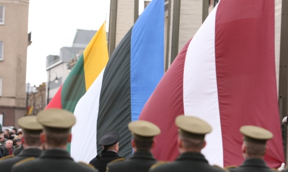Baltijos šalių vėliavų pakėlimo ceremonija prie Seimo rūmų