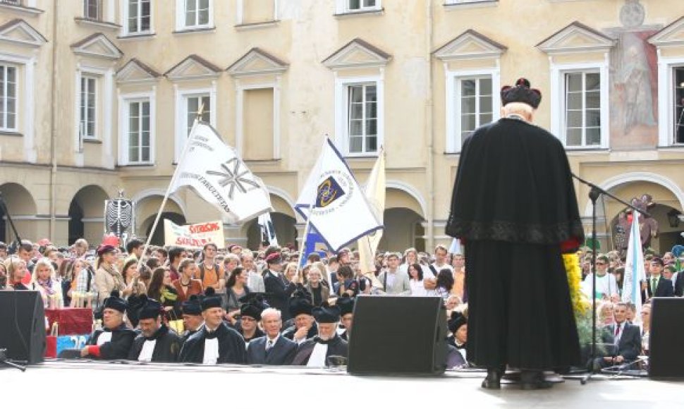 Rugsėjo 1-osios šventė Vilniaus universiteto Didžiajame kieme