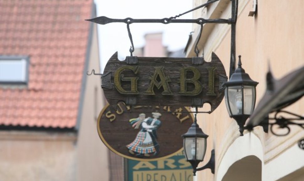 Rasti lietuvišką kavinės, baro, restorano pavadinimą Vilniuje darosi vis sunkiau – lietuviams priimtinesni anglų ir kitų kalbų žodžiai.