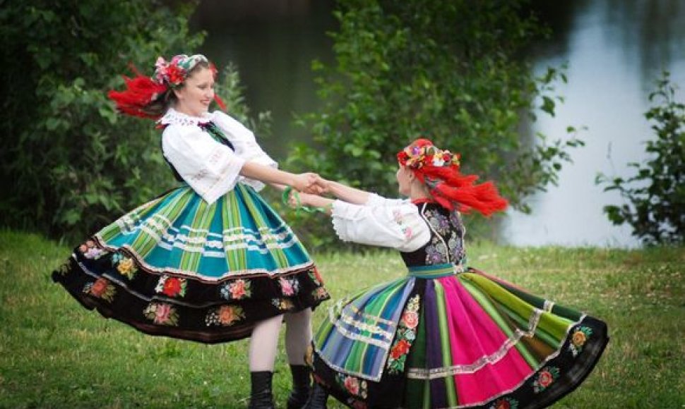 Festivalio „Lingaudala“ šokėjos