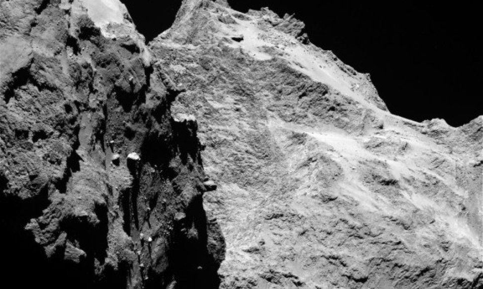 Čiurumovo-Gerasimenkos kometoje mokslininkai tikėjosi rasti ledo, tačiau jo čia nerado