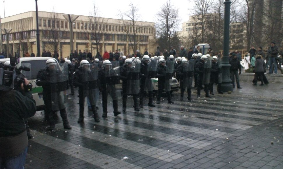 Mitingas ir riaušės prie Seimo sausio 16 d.