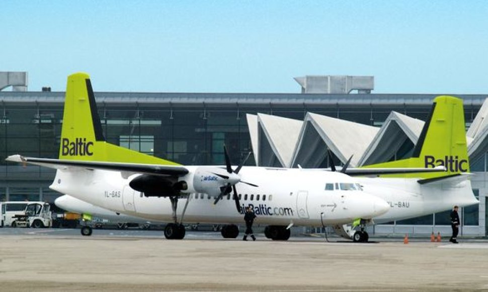 „airBaltic“  lėktuvai oro uoste