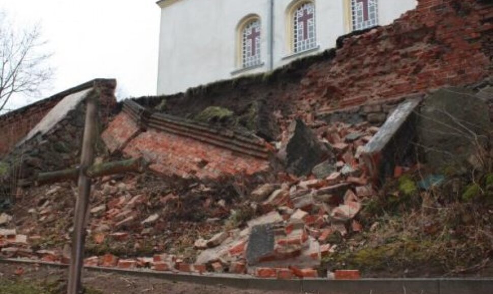 Lapių bažnyčios tvora