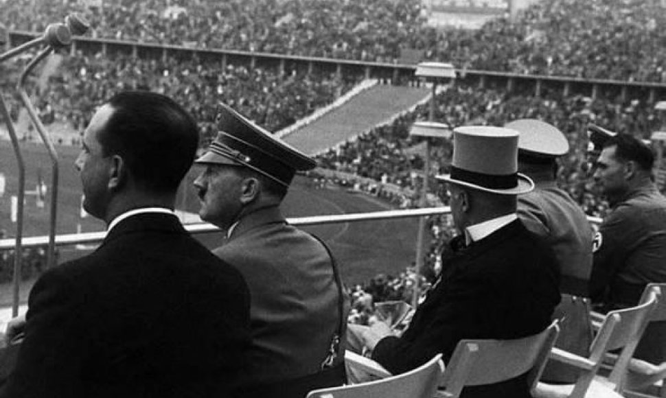 Adolfas Hitleris stebi žaidynes