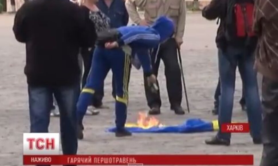 Charkove deginama Ukrainos vėliava