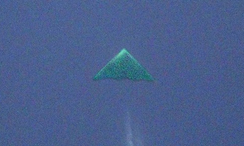 2-ą kartą užfiksuotas mįslingas trikampis ekspertams byloja apie naują nežinomą superslaptą JAV bombonešį