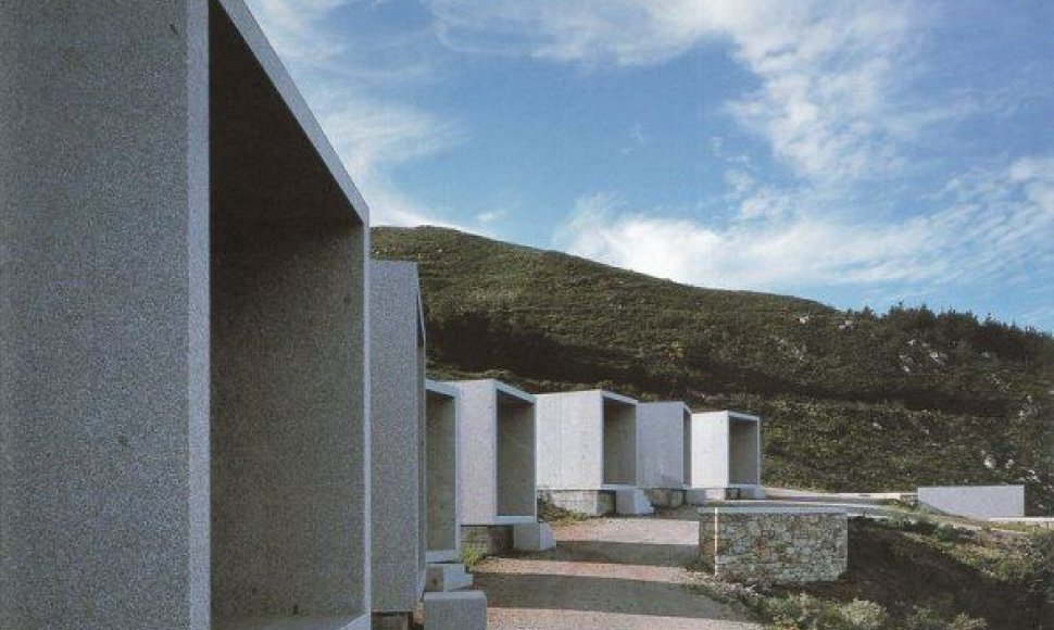  Fisterra miestelio kapinės. Architektas CésarPortela (2000)