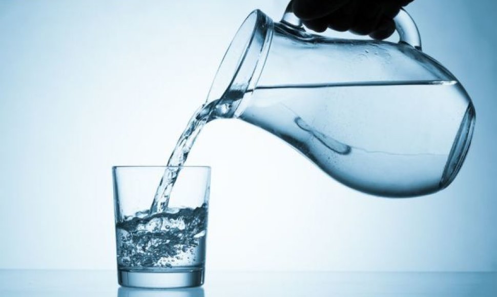 Ar žinome, koks vanduo yra tinkamiausias būtent mūsų organizmui?/Nuotr. Fotolia