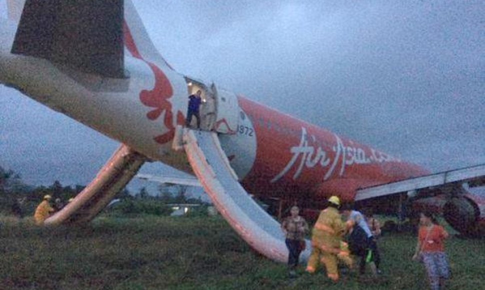 Dar vieną „AirAsia“ lėktuvą ištiko nelaimė.