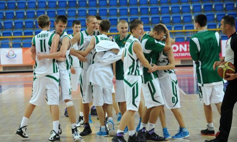 Lietuvos penkiolikmečiai pergale pradėjo olimpiniame festivalio krepšinio turnyrą