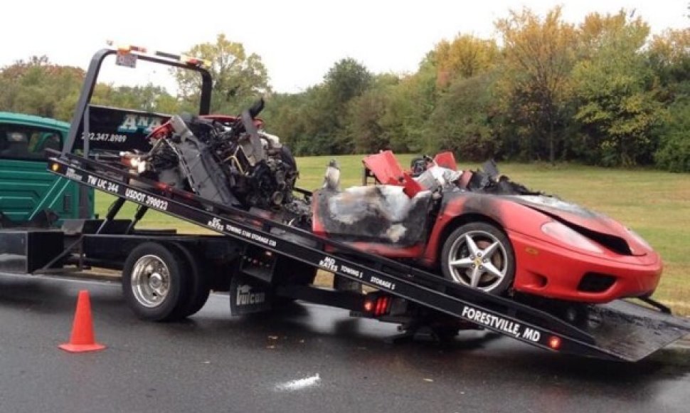 Sudegęs „Ferrari 360 Modena“ 