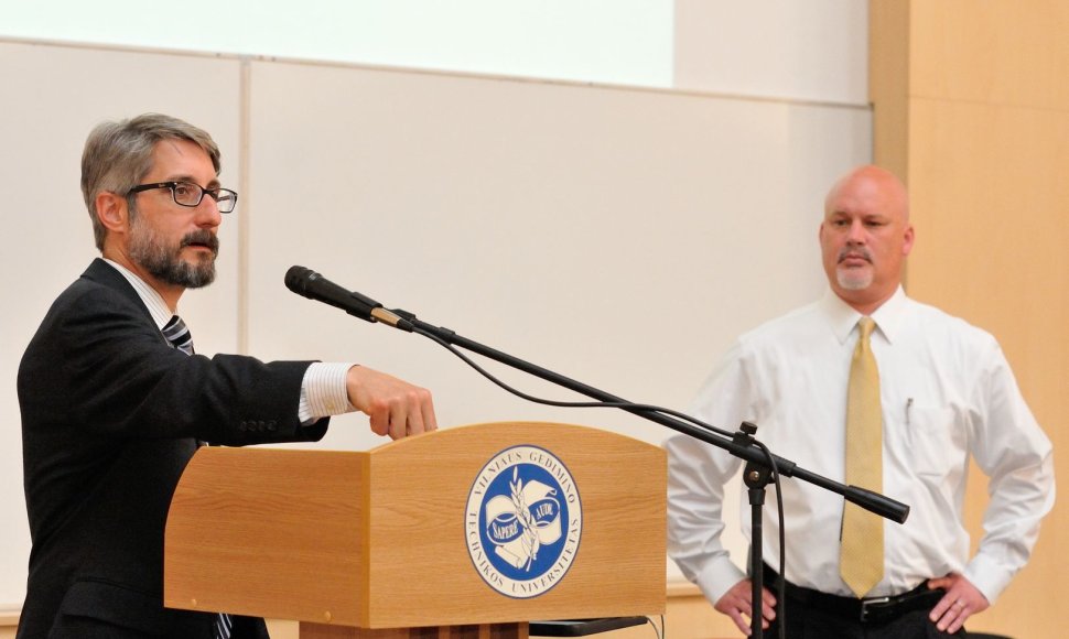 JAV aplinkosaugos ekspertai Kurtas Klapowskis (kairėje) ir Scottas Perry surengė paskaitą VGTU.