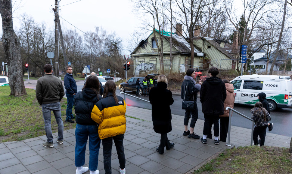 Įtariamųjų gaudynės Vilniaus centre