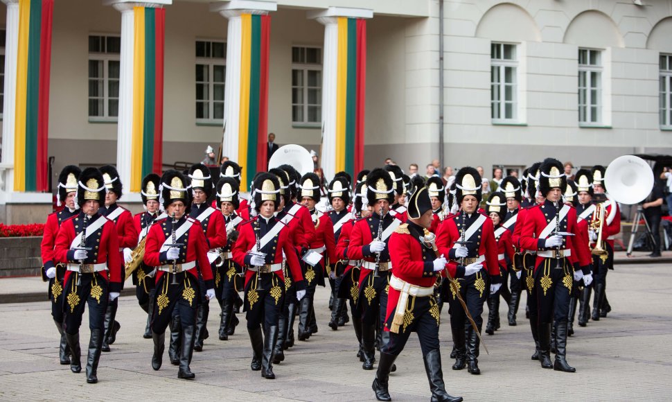 Valstybės vėliavų pakėlimo ceremonija