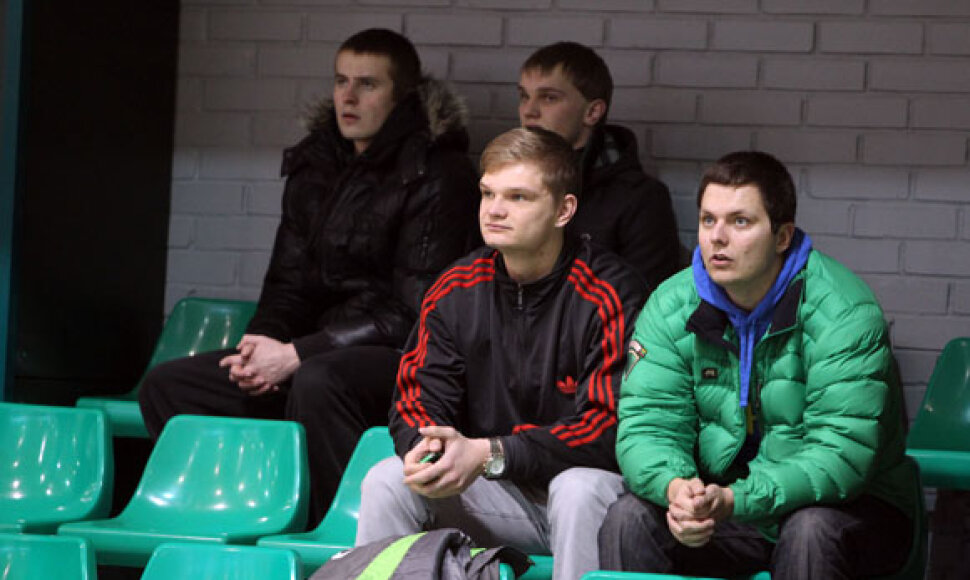 Tautvydas Sabonis (centre)