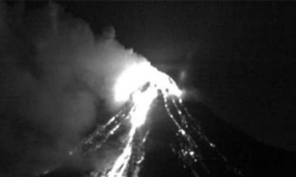 Meksikoje išsiveržė Ugnies vulkanas