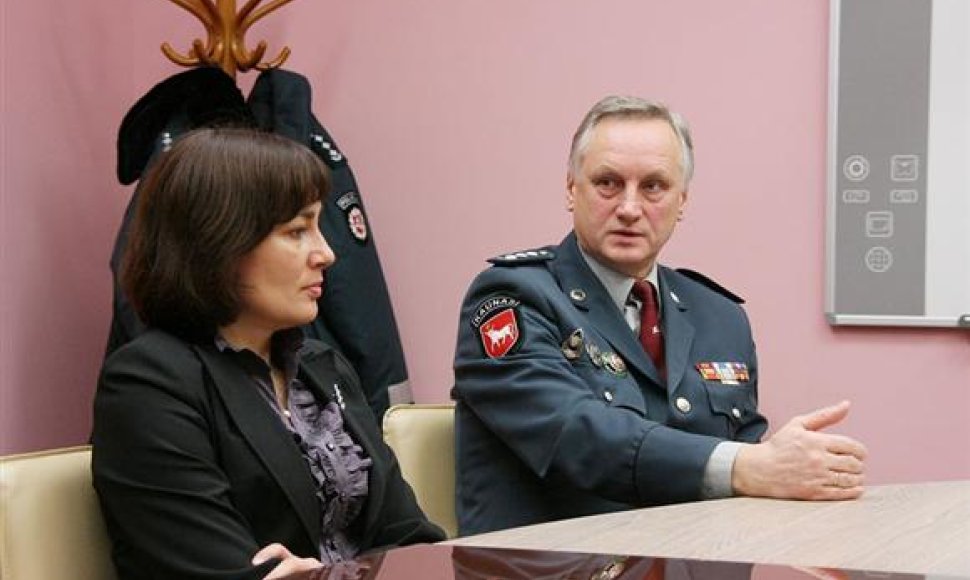 Kauno policijos viršininkas A.Kaminskas (dešinėje).