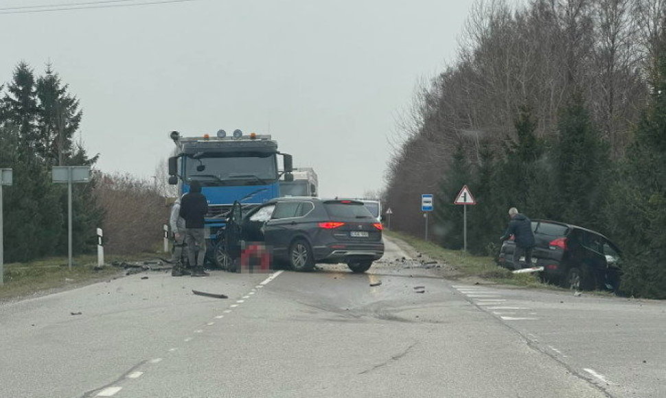 Trečiadienį Klaipėdos rajone susidūrė net trys transporto priemonės