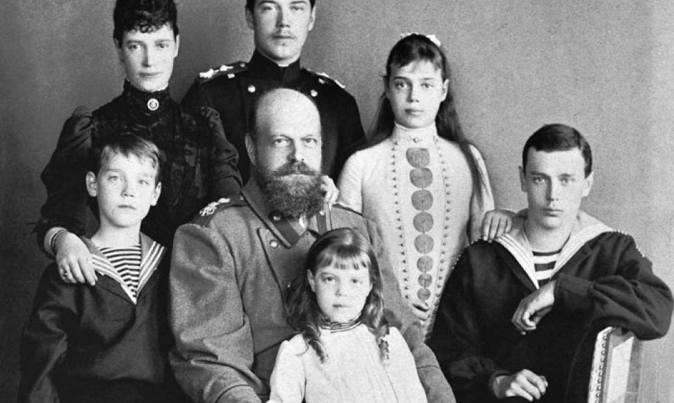 Caras Aleksandras III su šeima