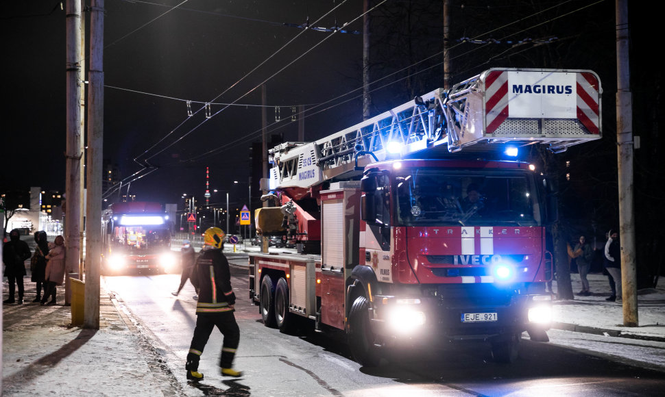 Gautas pranešimas apie skilusią daugiabučio sieną Vilniuje