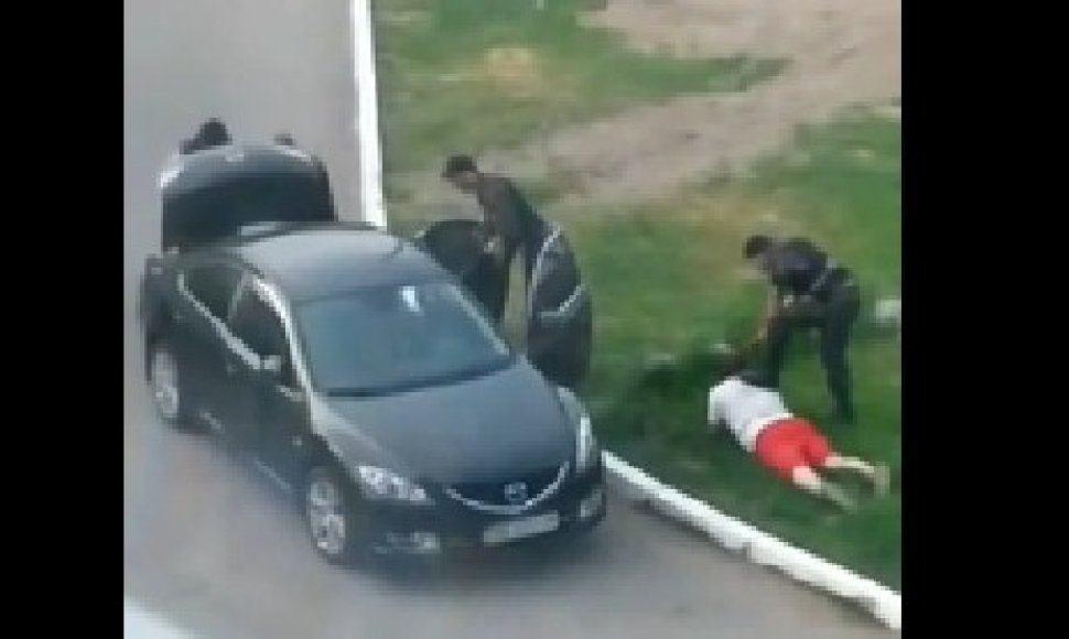 Teroristai Luhanske pagrobė vyrą tiesiog gatvėje