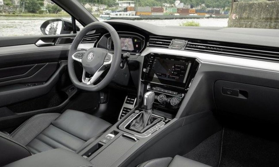 Naujo VW Passat salonas