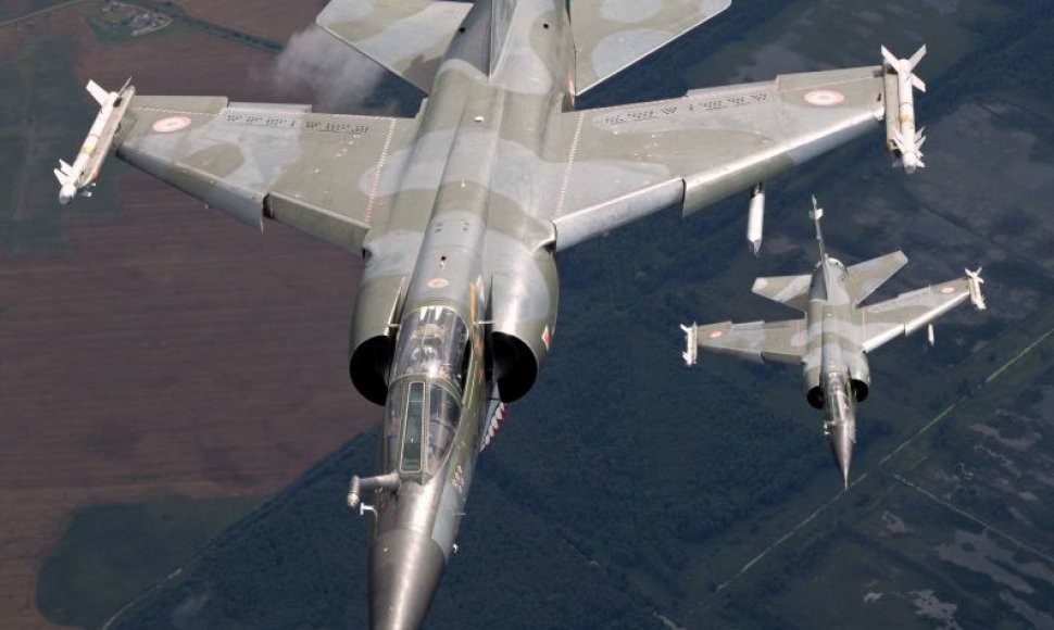 Prancūzijos karinių oro pajėgų naikintuvai „Mirage 2000“