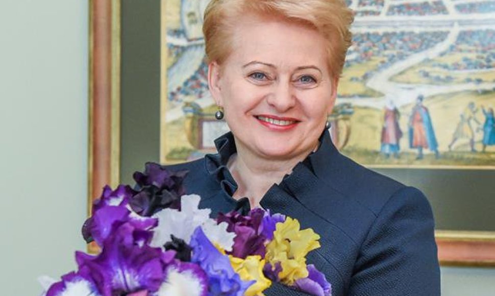 D.Grybauskaitė su Roko dovanota puokšte