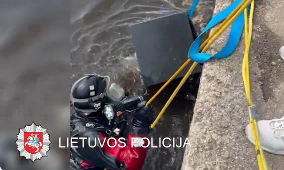 I&scaron; vandens traukiamas seifas