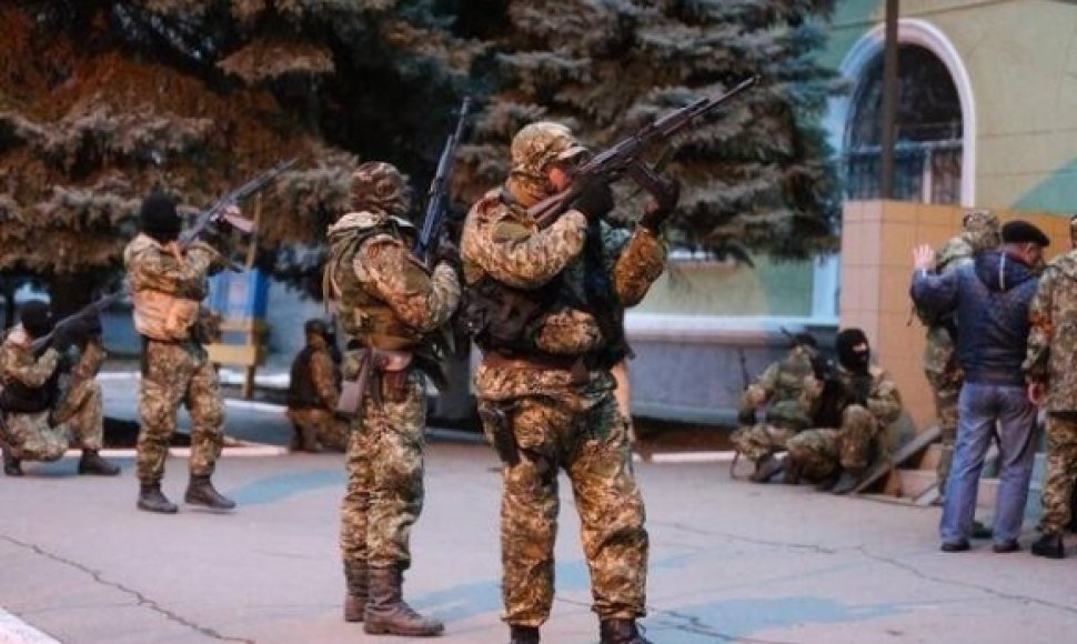 „Žali žmogeliukai“ Rytų Ukrainoje