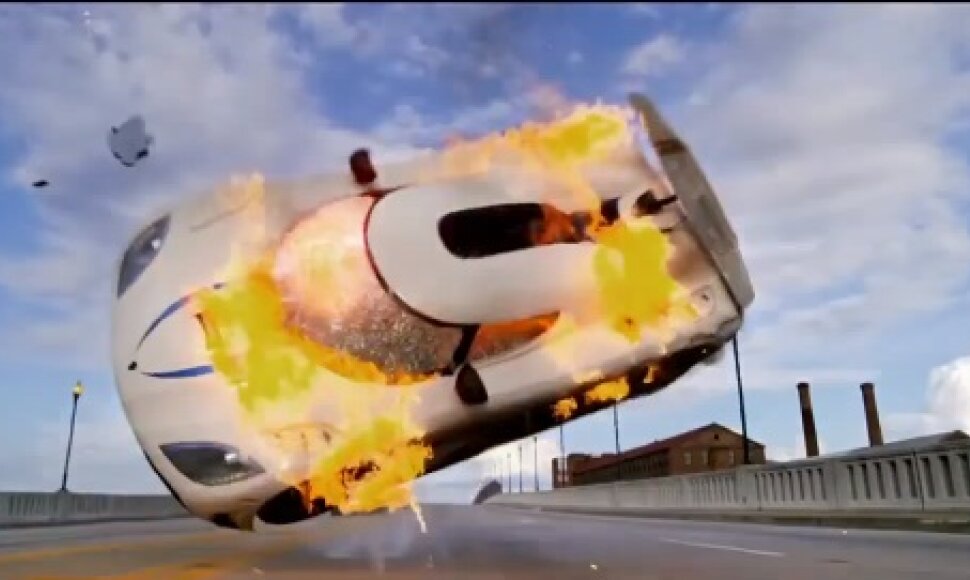 Kadras i&scaron; &bdquo;Need for Speed&ldquo; filmo anonso