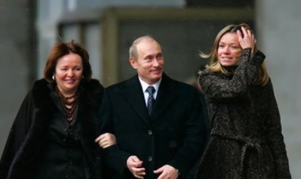 Vladimiras ir Liudmila Putinai su dukra Marija