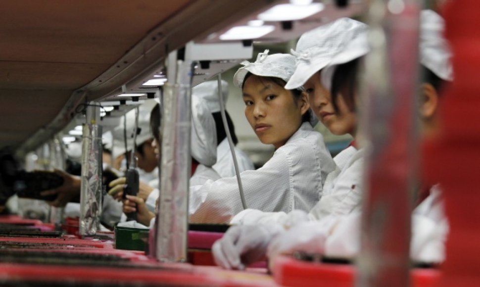 „Foxconn“ gamyklos darbuotojai