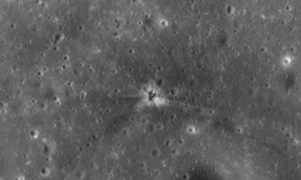„Apollo 16“ raketos trečiosios pakopos SIVB išmuštas krateris Mėnulyje 