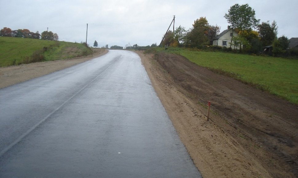 Lietuvoje vis dar nemažą dalį kelių tinklo sudaro žvyruoti keliai. 