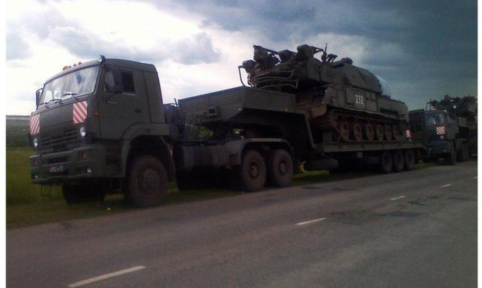 Rusijos zenitinių raketų komplekso „Buk“ gabenimas į Ukrainą