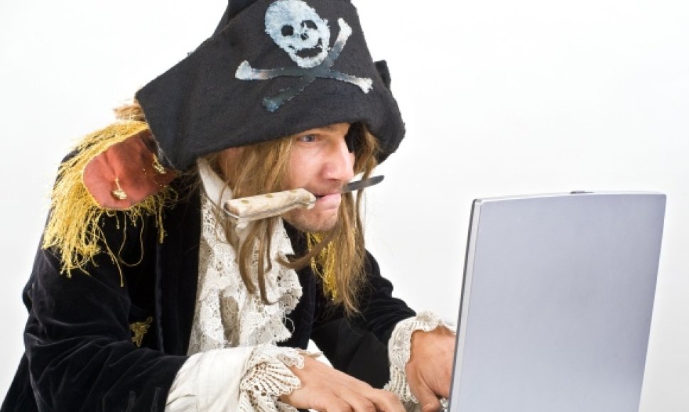 „Piratavimo mokestis“ nelegalaus turinio internete platintojams suteiktų indulgenciją. 