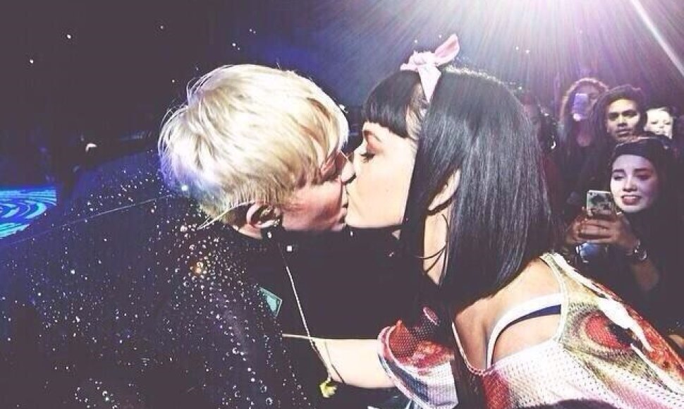 Miley Cyrus ir Katy Perry