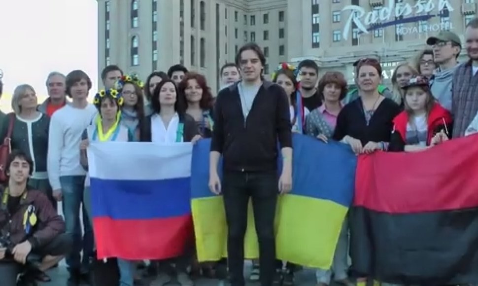 Grupė maskviečių susirinko išreikšti paramą Ukrainai