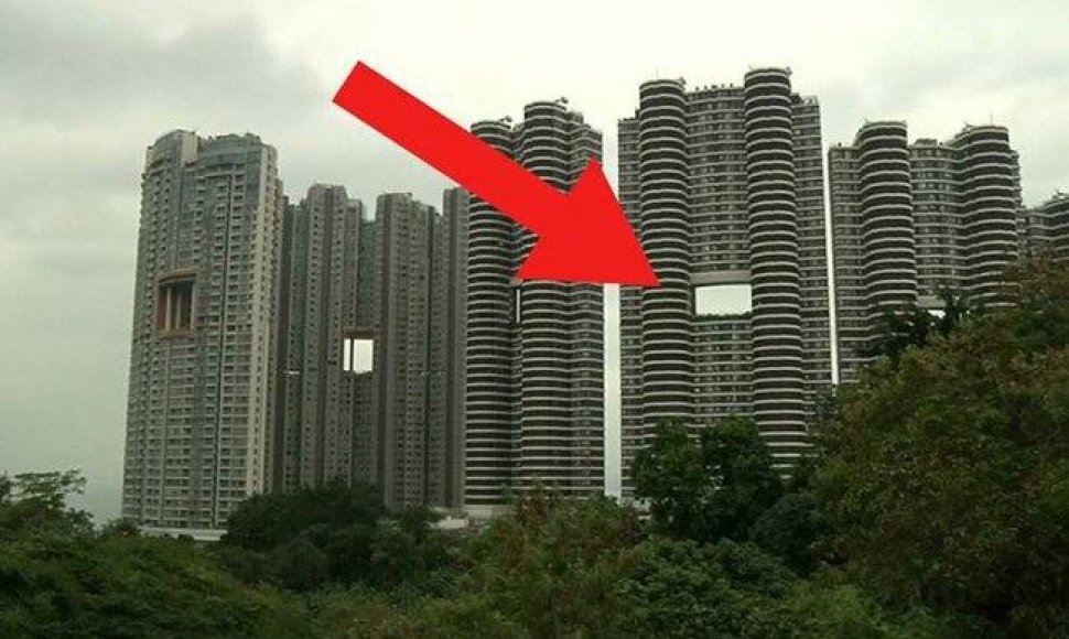 Honkongo dangoraižiuose projektuojamos „skylės“