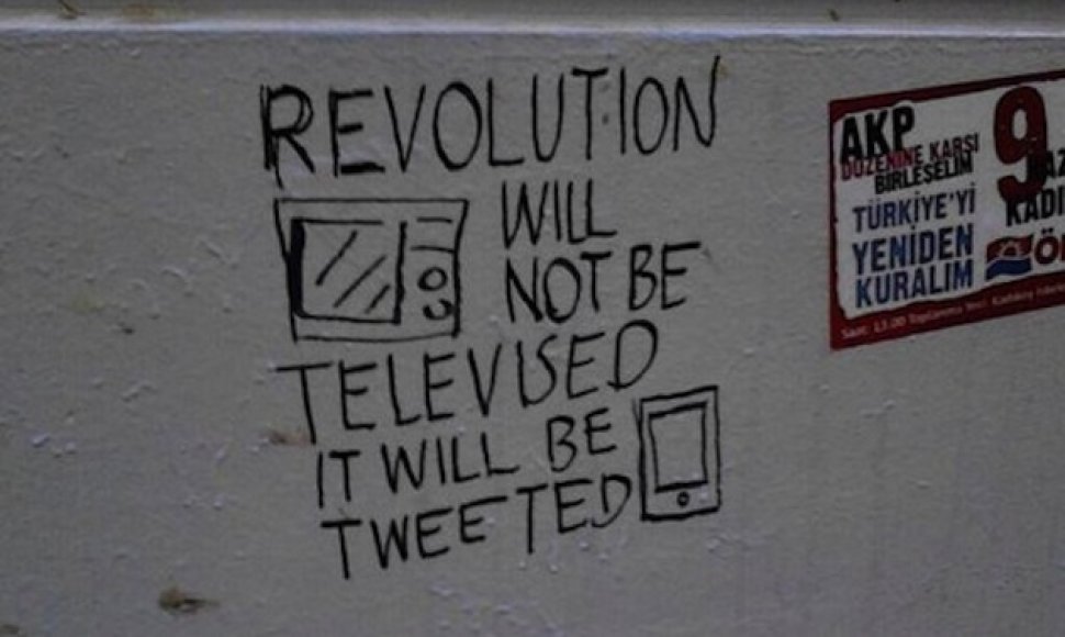 „Revoliucija nebus rodoma per televiziją. Apie ją bus skelbiama „Twitteryje“