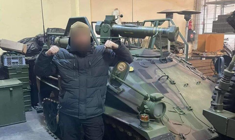 Ukrainos kariuomenė gavo naują karinę mašiną.