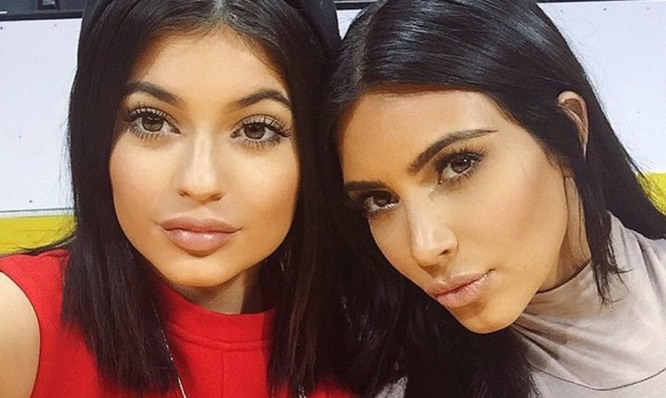 Kylie Jenner ir Kim Kardashian