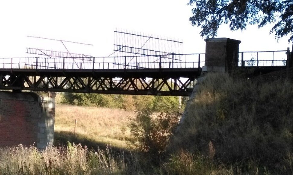 Tiltas per Šešupę