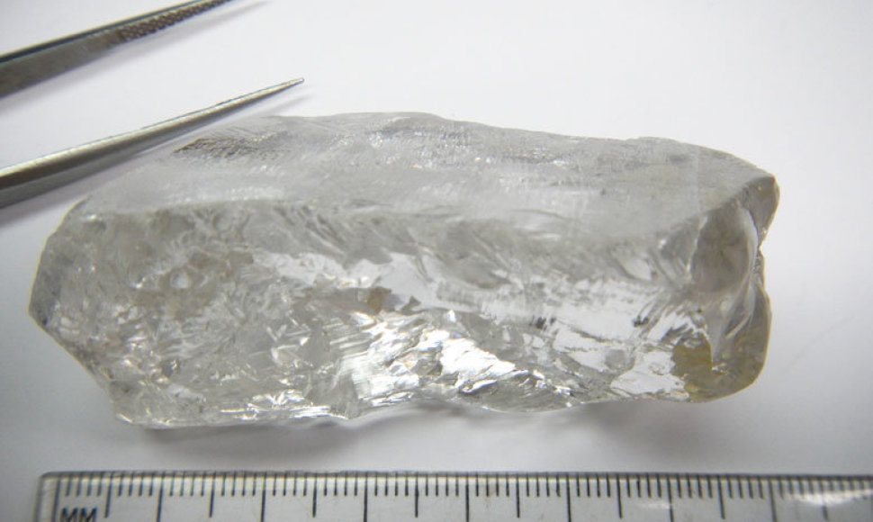 404 karatų, daugiau kaip 7 cm ilgio deimantas, vertinamas daugiau kaip 12,8 mln. eurų.