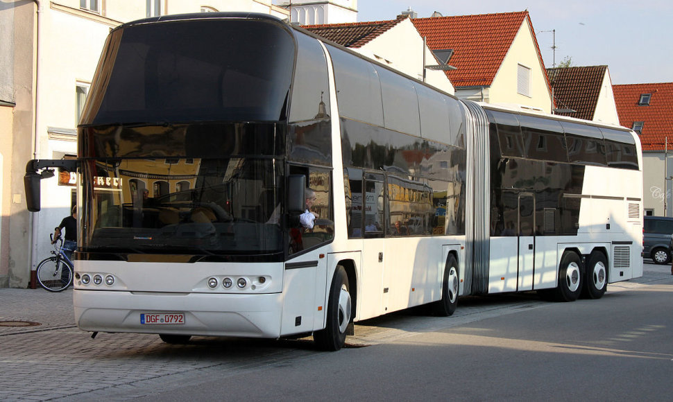 Paskutiniai Jumbocruiser autobusai pasižymėjo ir modernesniu dizainui. (Wikimedia)