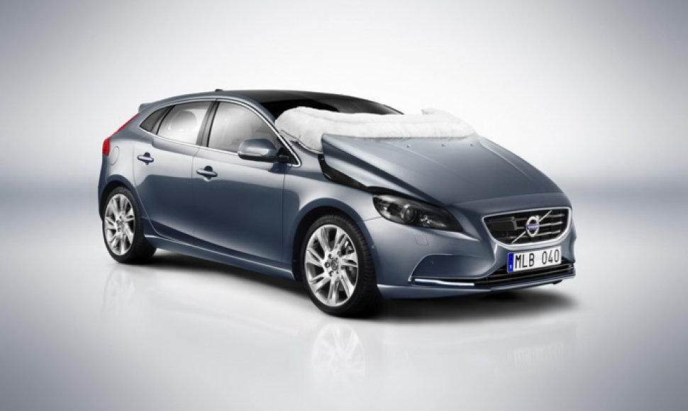 „Volvo V40“