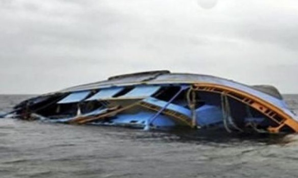 Nigerijoje nuskendo laivas, žuvo mažiausiai 17 žmonių