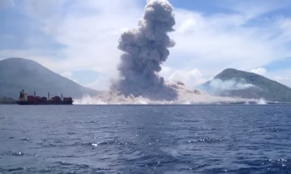 Ugnikalnio išsiveržimas Naujojoje Gvinėjoje